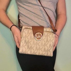 White Michael Kors Crossbody Purse
